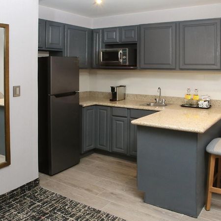 Voco Saltillo Suites By Ihg ภายนอก รูปภาพ