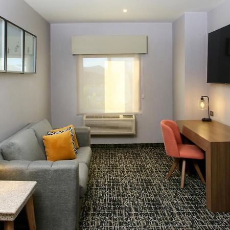Voco Saltillo Suites By Ihg ภายนอก รูปภาพ