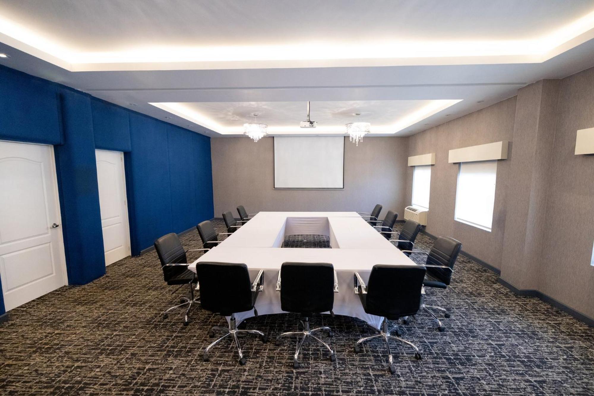 Voco Saltillo Suites By Ihg ภายนอก รูปภาพ