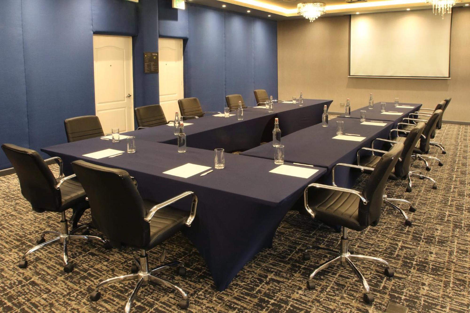 Voco Saltillo Suites By Ihg ภายนอก รูปภาพ