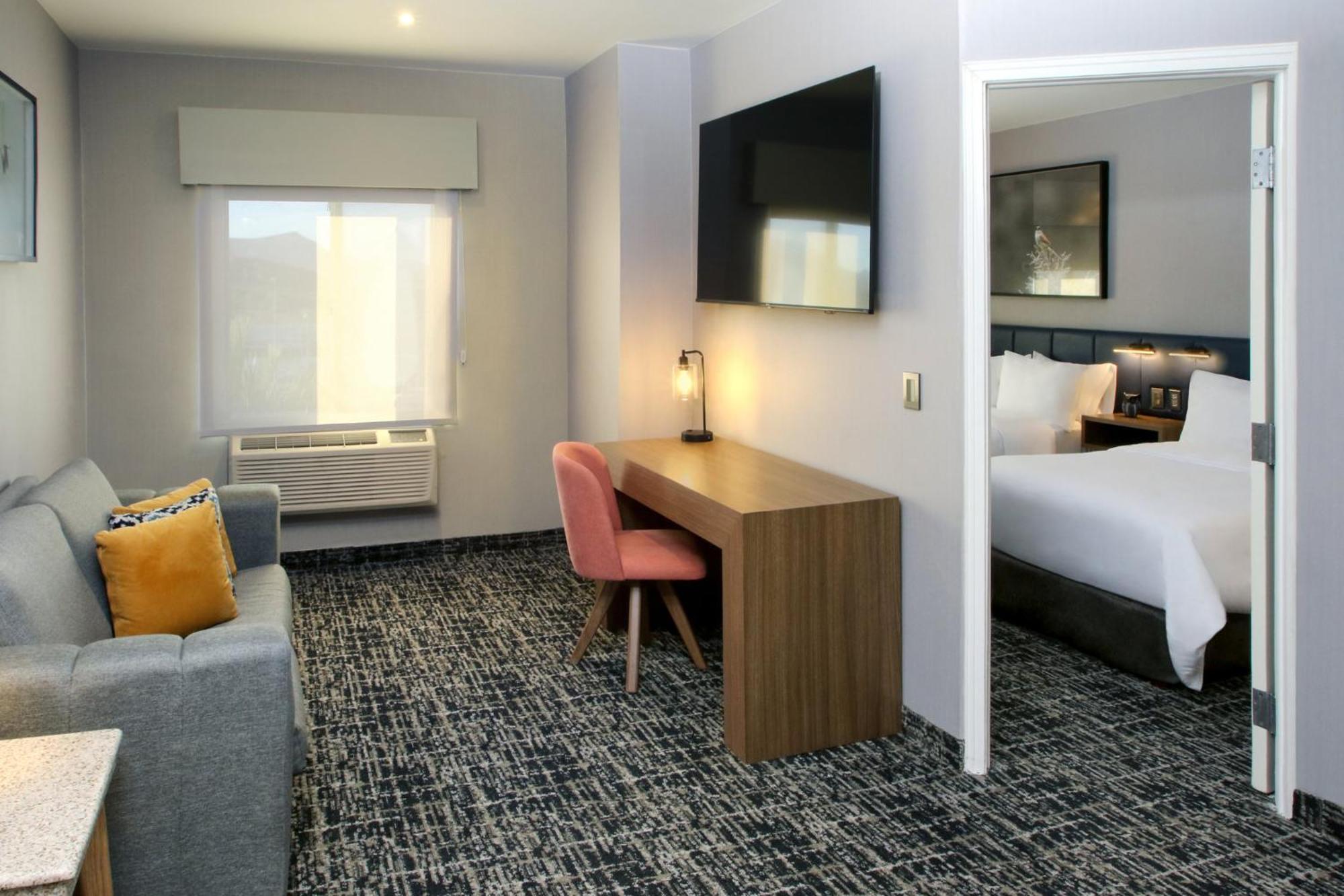 Voco Saltillo Suites By Ihg ภายนอก รูปภาพ