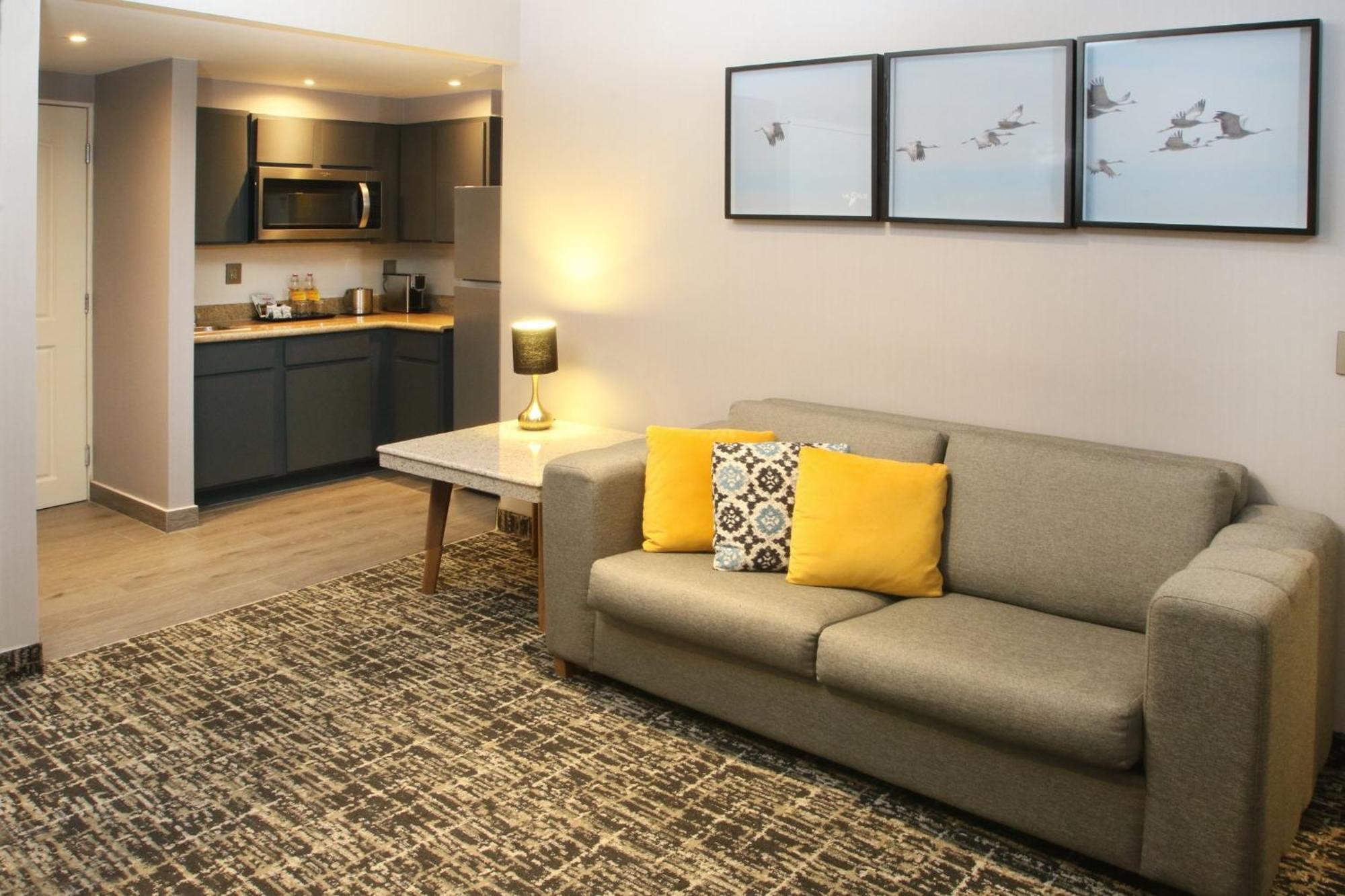 Voco Saltillo Suites By Ihg ภายนอก รูปภาพ